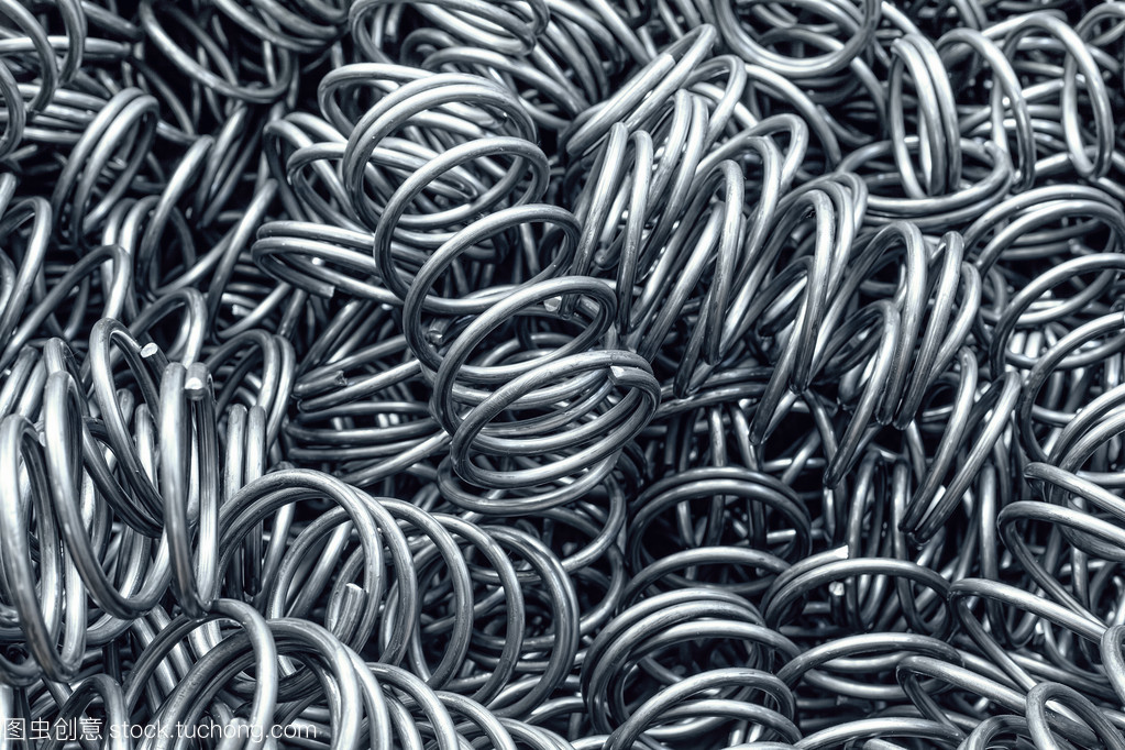 金屬?gòu)椈?精密與韌性的典范